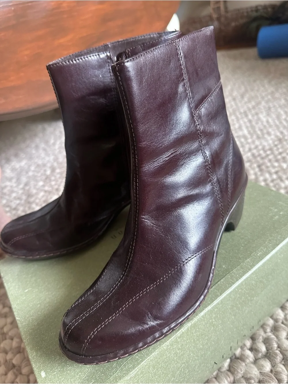 Clarks Women's Dark Brown Leather Zip-Front Ankle Boots